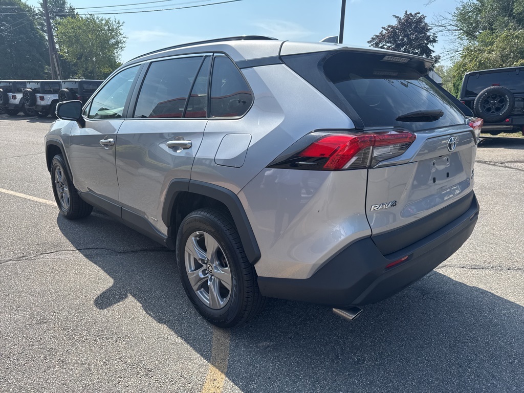2022 Silver Sky Metallic Toyota RAV4 XLE AWD SUV