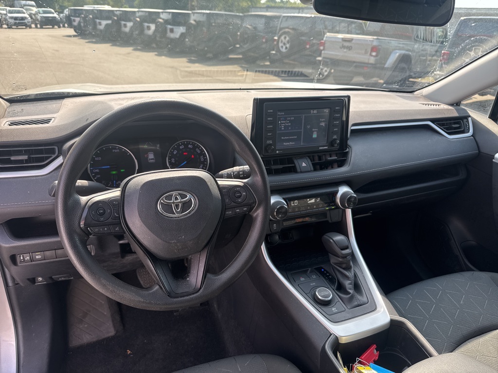 2022 Silver Sky Metallic Toyota RAV4 XLE AWD SUV