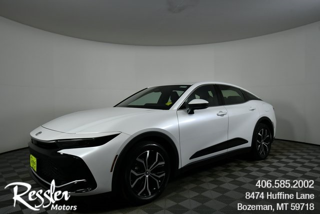 2025 Toyota Crown XLE's photo