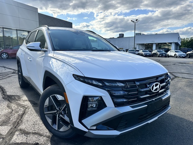 2025 White Pearl Hyundai Tucson SEL Convenience AWD SUV