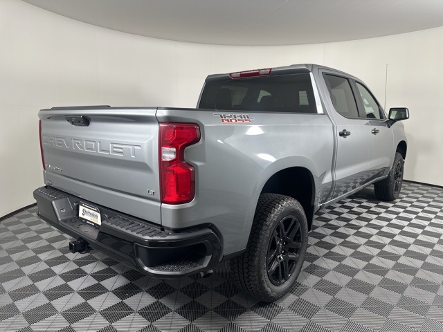 2026 Chevrolet Silverado 3500HD LT photo 2