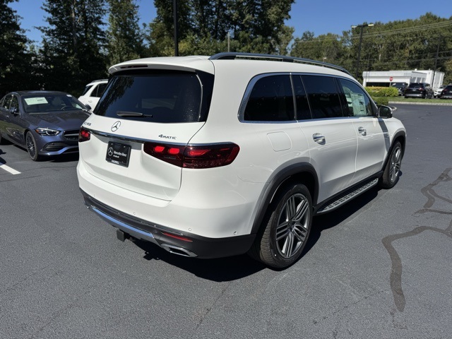 2026 Mercedes Benz GLS 450 4MATIC photo 2