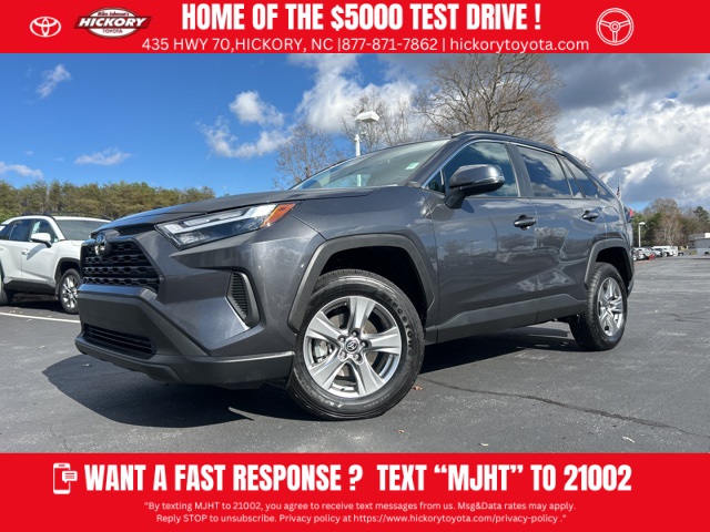 2024 Toyota RAV4 XLE's photo