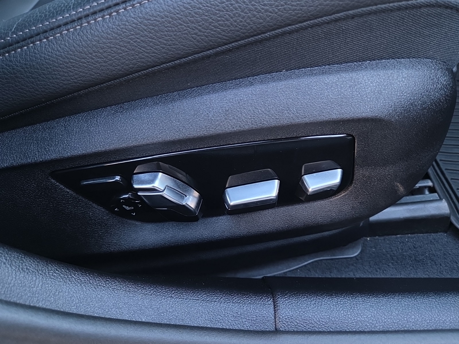 used 2023 BMW 5-Series car, priced at $64,000