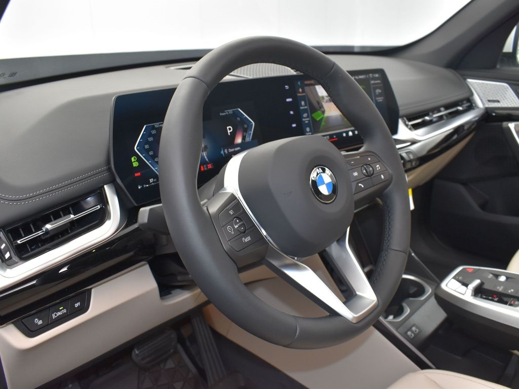 2025 Mineral White Metallic BMW X1 xDrive28i AWD SUV