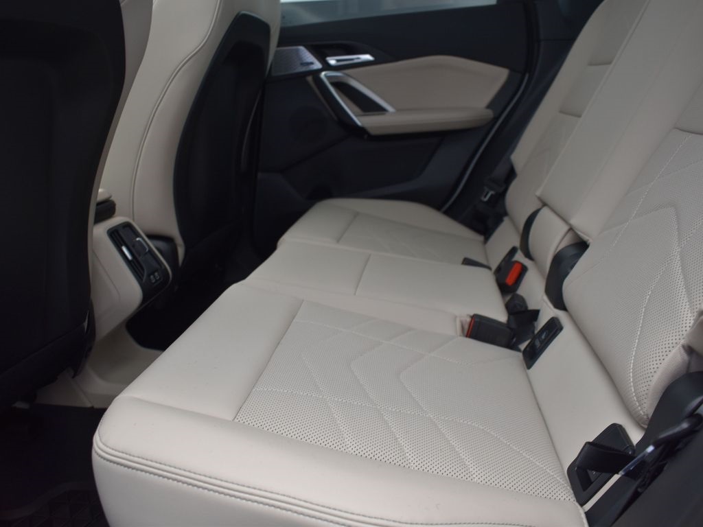 2025 Mineral White Metallic BMW X1 xDrive28i AWD SUV