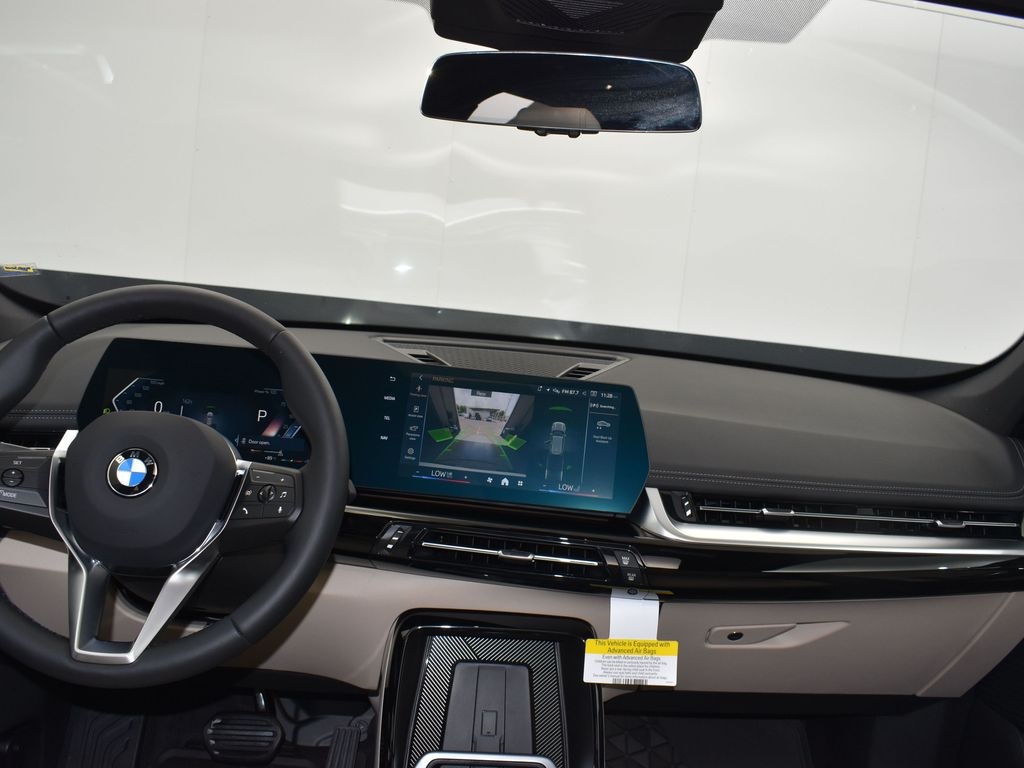 2025 Mineral White Metallic BMW X1 xDrive28i AWD SUV