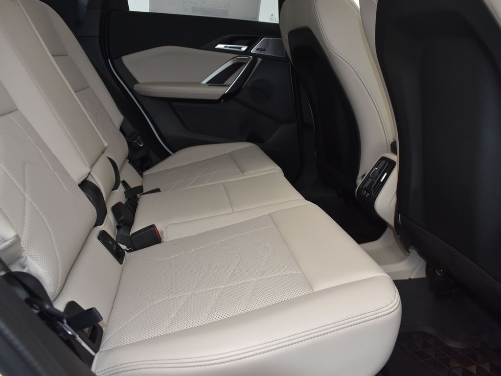2025 Mineral White Metallic BMW X1 xDrive28i AWD SUV