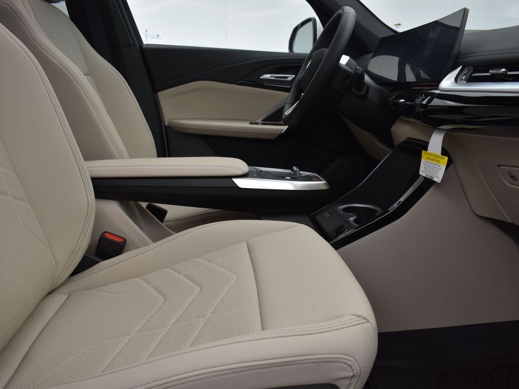 2025 Mineral White Metallic BMW X1 xDrive28i AWD SUV
