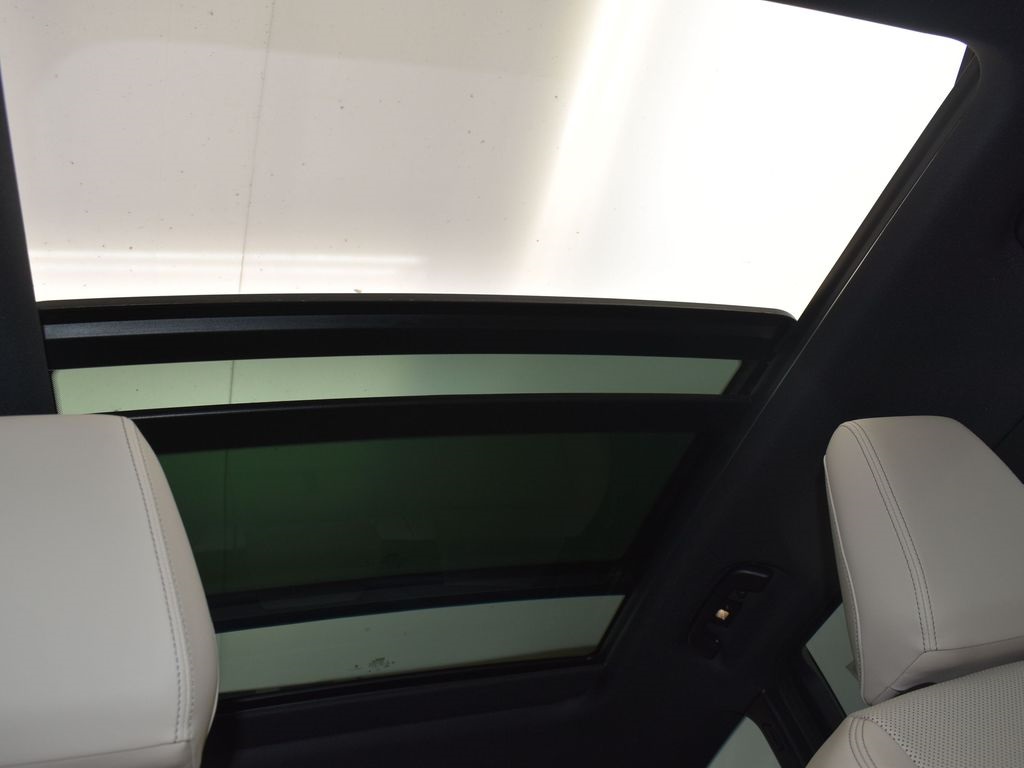 2025 Mineral White Metallic BMW X1 xDrive28i AWD SUV