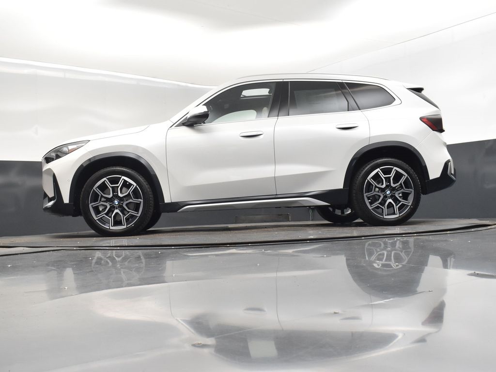 2025 Mineral White Metallic BMW X1 xDrive28i AWD SUV