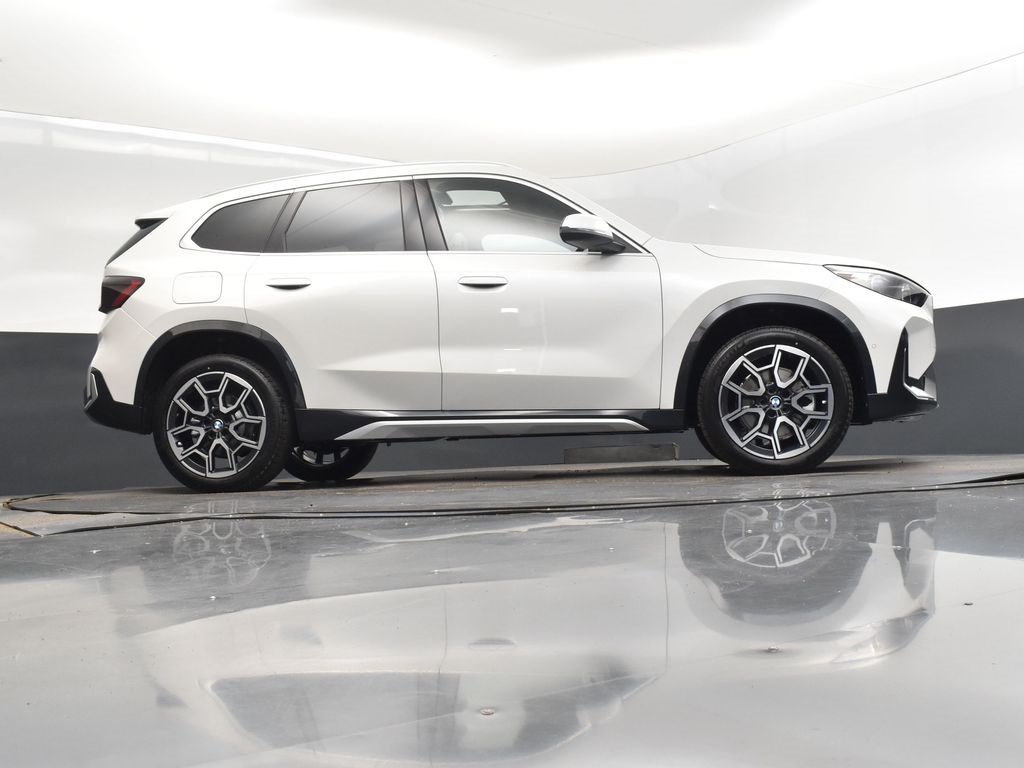 2025 Mineral White Metallic BMW X1 xDrive28i AWD SUV