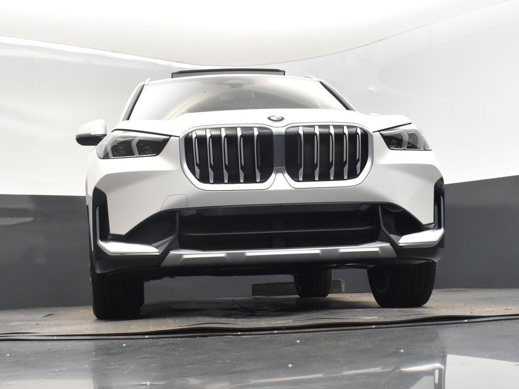 2025 Mineral White Metallic BMW X1 xDrive28i AWD SUV
