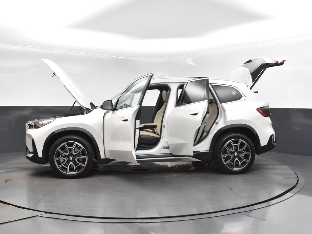 2025 Mineral White Metallic BMW X1 xDrive28i AWD SUV