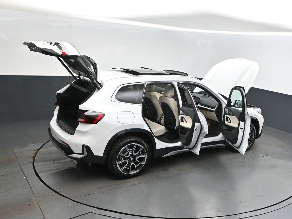 2025 Mineral White Metallic BMW X1 xDrive28i AWD SUV