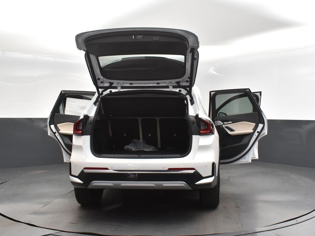 2025 Mineral White Metallic BMW X1 xDrive28i AWD SUV