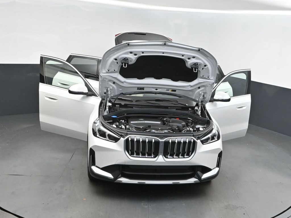 2025 Mineral White Metallic BMW X1 xDrive28i AWD SUV