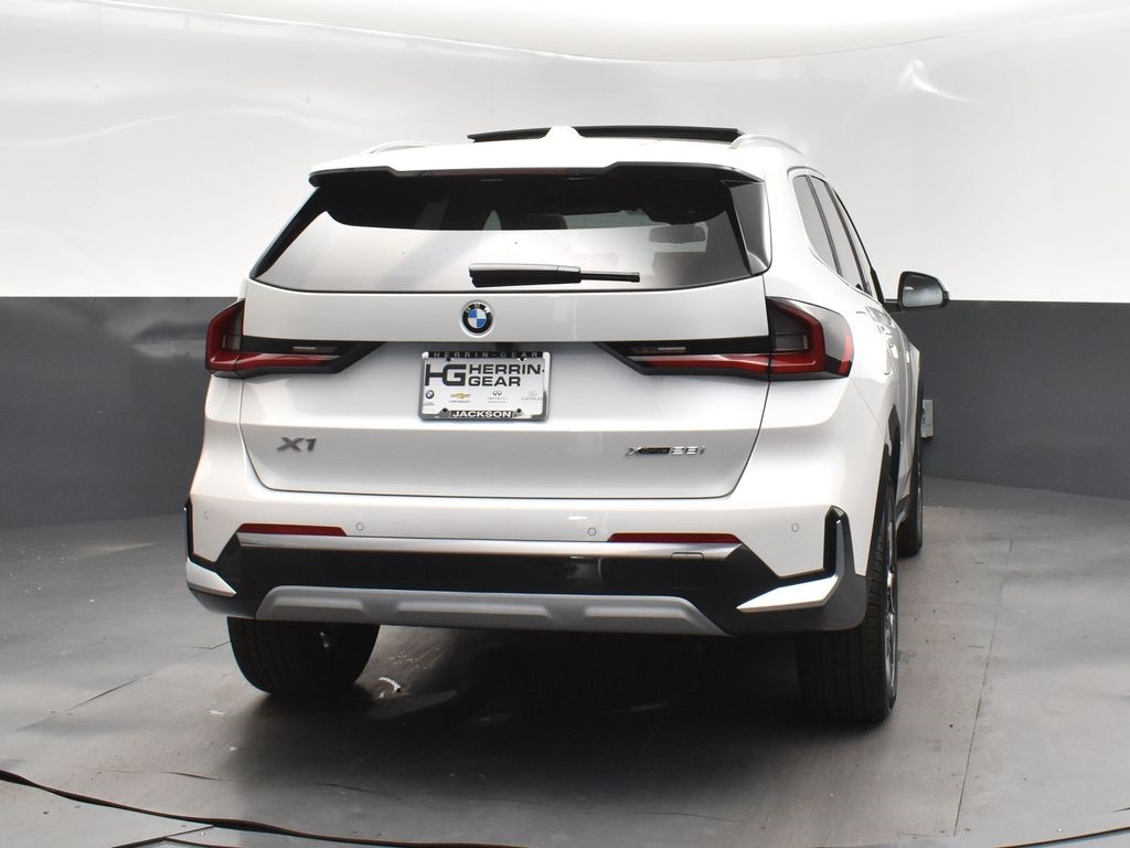 2025 Mineral White Metallic BMW X1 xDrive28i AWD SUV