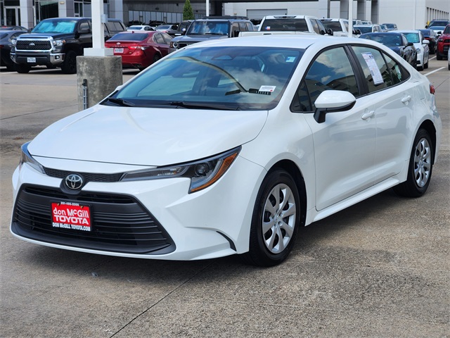 2024 Toyota Corolla LE photo 3