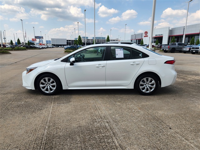 2024 Toyota Corolla LE photo 4