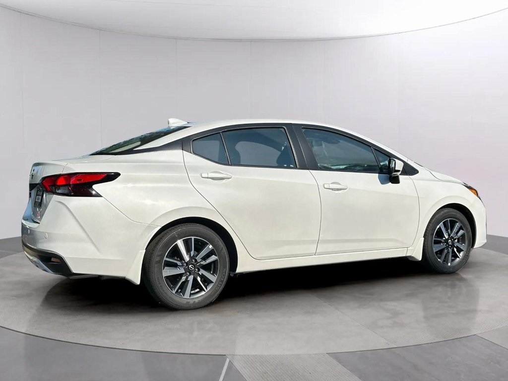 2025 Nissan Versa 1.6 SV photo 4