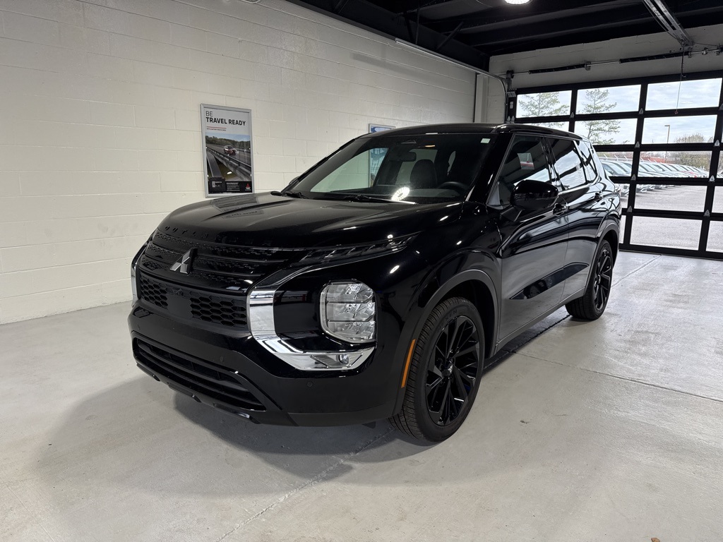 2024 Mitsubishi Outlander SE Black Edition's photo