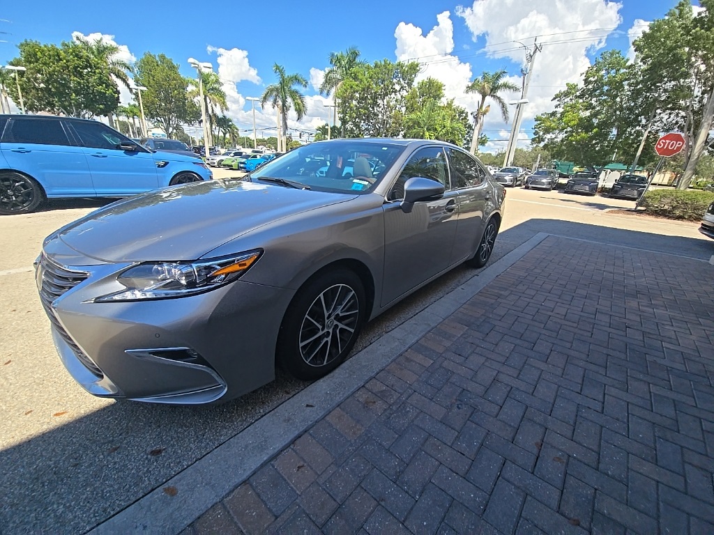 2018 Lexus ES 350 photo 11
