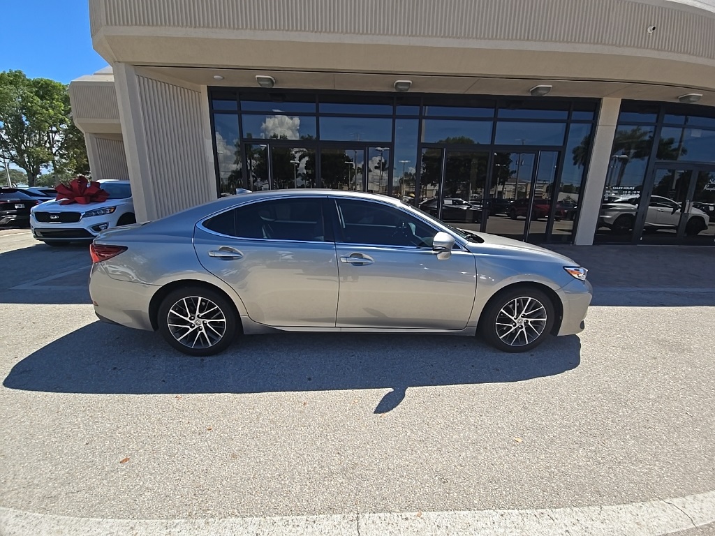 2018 Lexus ES 350 photo 4