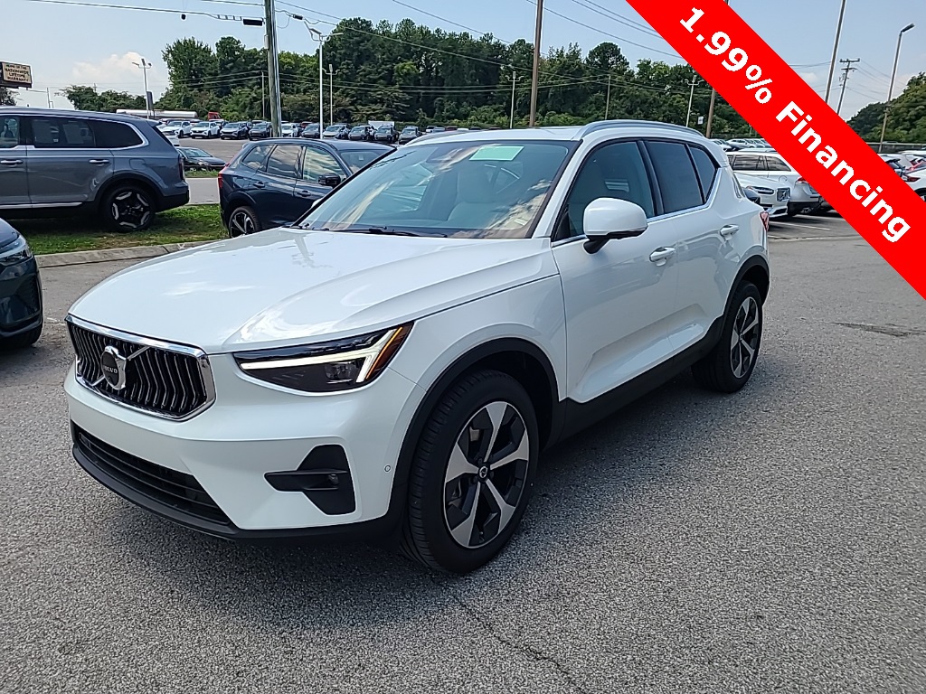 2025 Volvo XC40