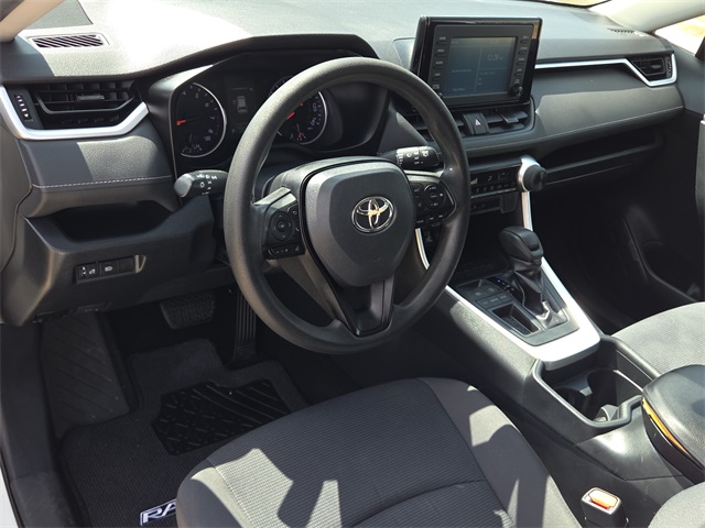 2019 Toyota RAV4 LE photo 14