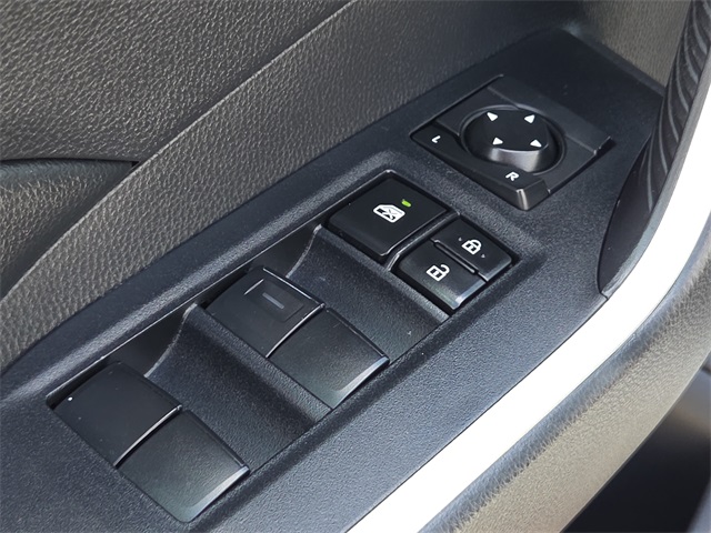 2019 Toyota RAV4 LE photo 16