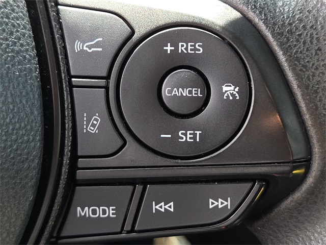 2019 Toyota RAV4 LE photo 21
