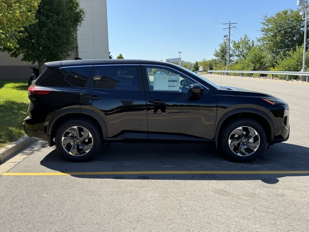 2026 Nissan Rogue SV photo 2