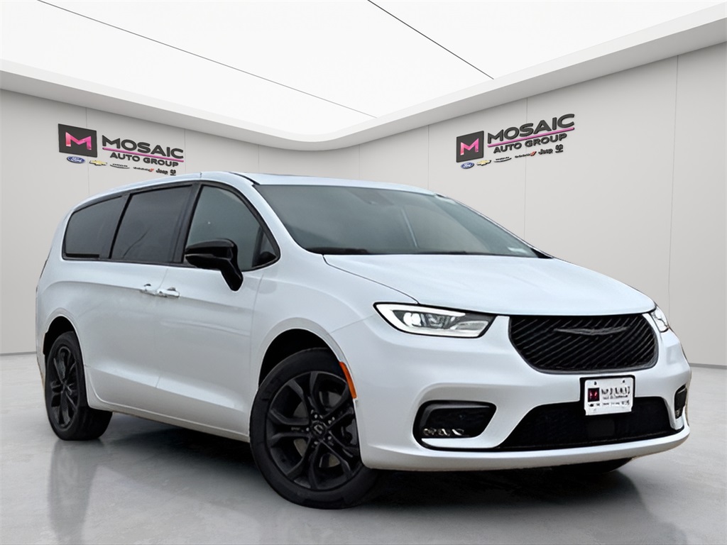 New 2026 Chrysler Pacifica Select Vans