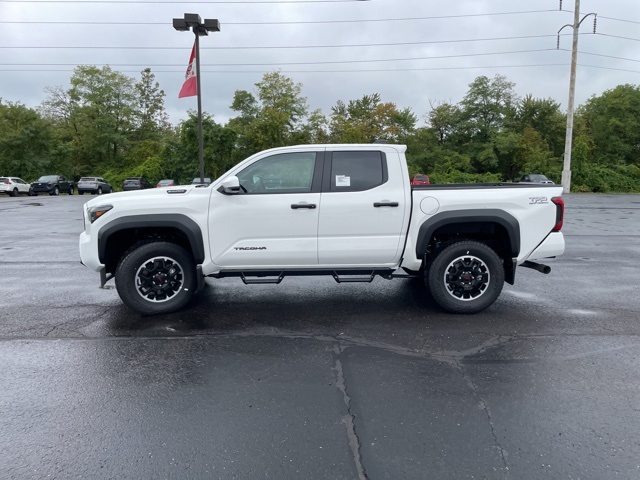 2025 Toyota Tacoma TRD Off-Road Double Cab photo 2