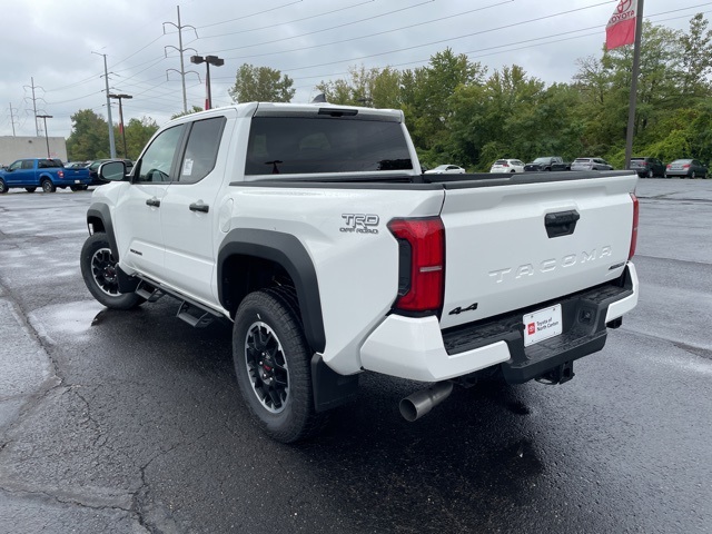 2025 Toyota Tacoma TRD Off-Road Double Cab photo 3