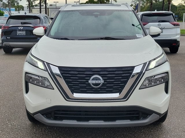 2023 Pearl White Tricoat Nissan Rogue SV FWD SUV