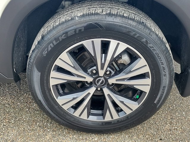 2023 Pearl White Tricoat Nissan Rogue SV FWD SUV