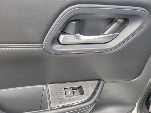 2023 Pearl White Tricoat Nissan Rogue SV FWD SUV