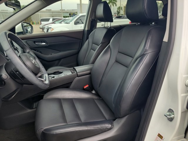 2023 Pearl White Tricoat Nissan Rogue SV FWD SUV