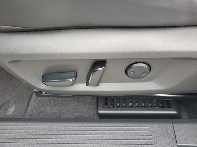 2023 Pearl White Tricoat Nissan Rogue SV FWD SUV