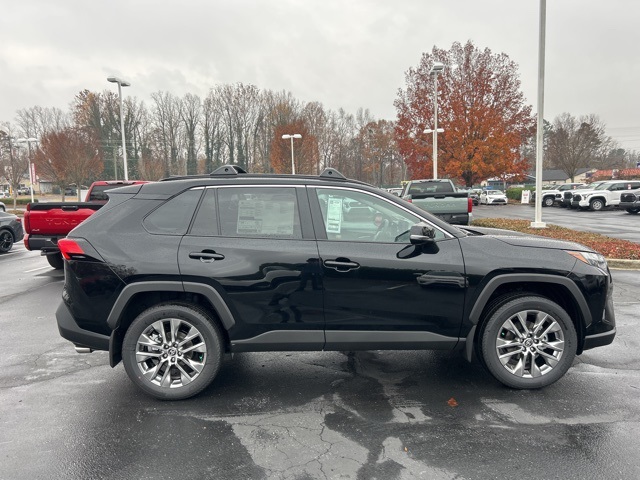 2025 Toyota RAV4 XLE Premium photo 4
