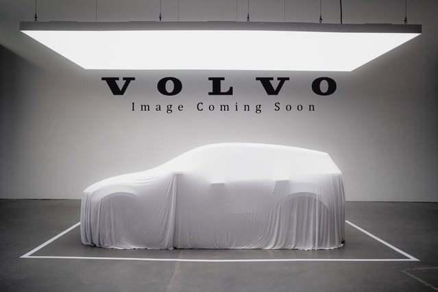 2024 Volvo XC60 Core's photo