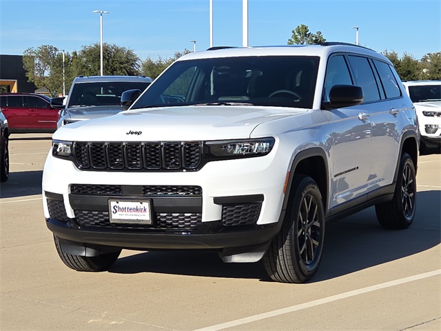 2025 Jeep Grand Cherokee Altitude X photo 2