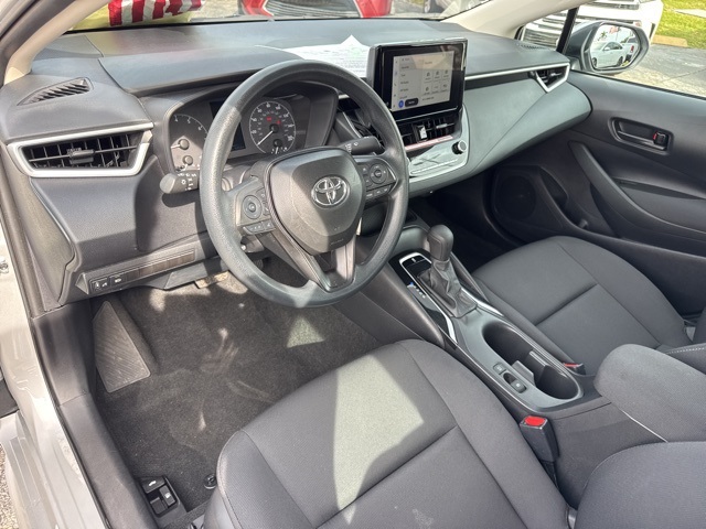 2025 Toyota Corolla LE photo 2