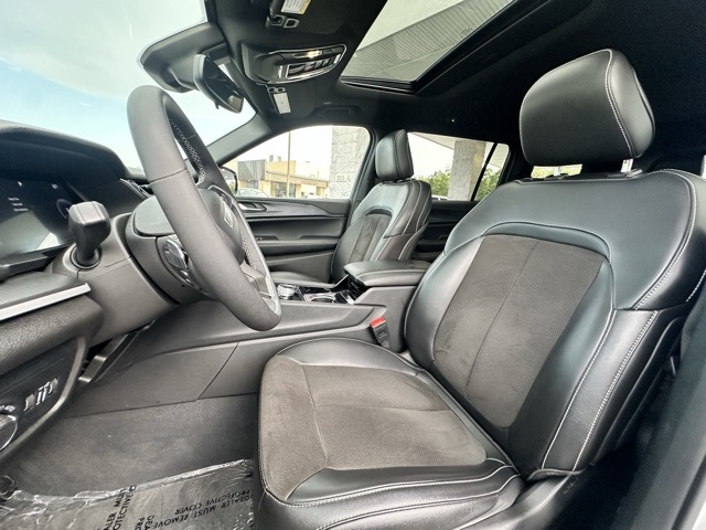 2023 Bright White Clearcoat Jeep Grand Cherokee L Altitude 4X4 SUV