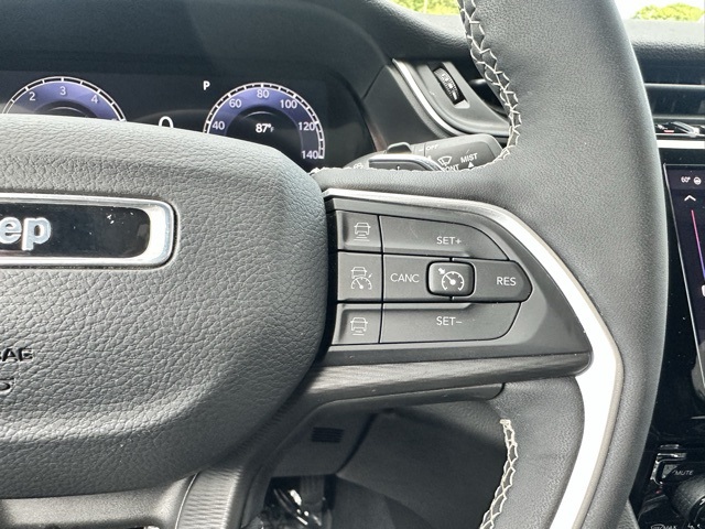 2023 Bright White Clearcoat Jeep Grand Cherokee L Altitude 4X4 SUV