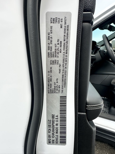 2023 Bright White Clearcoat Jeep Grand Cherokee L Altitude 4X4 SUV