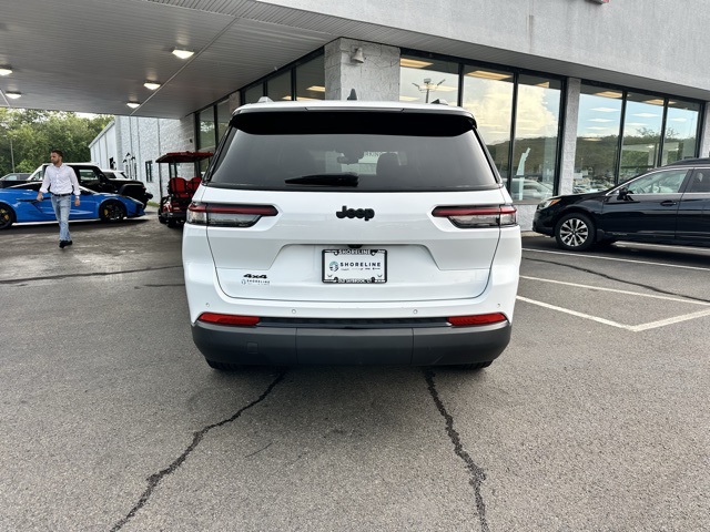 2023 Bright White Clearcoat Jeep Grand Cherokee L Altitude 4X4 SUV