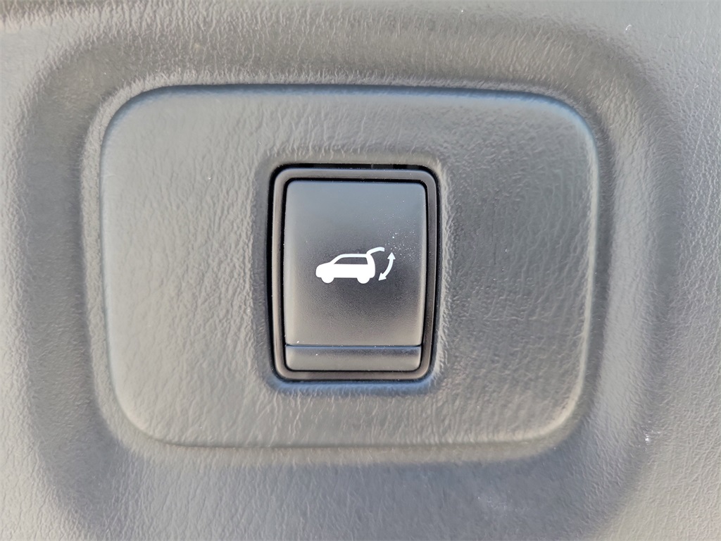 2020 Magnetic Black Pearl Nissan Pathfinder SL FWD SUV